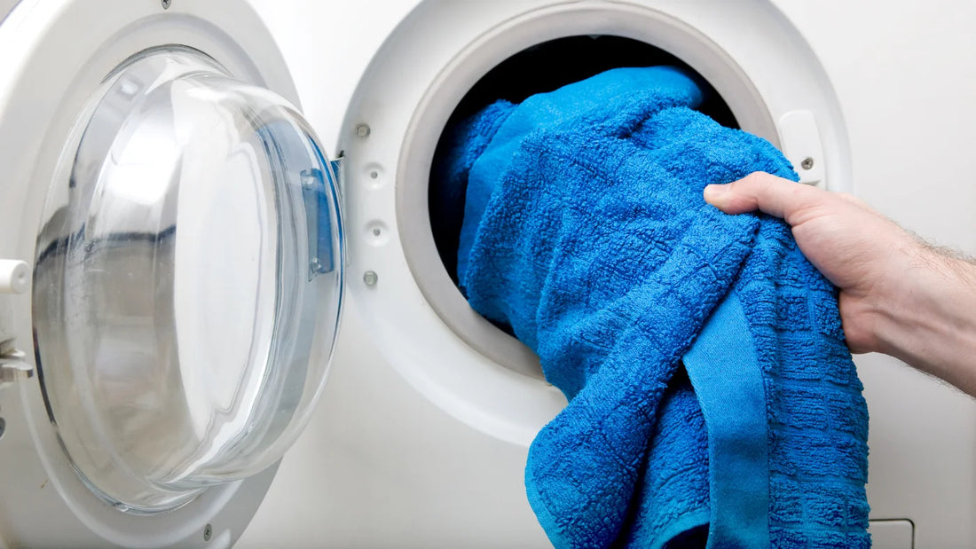 https://www.hapiso.in/cdn/shop/articles/should-you-wash-towels-and-clothes-together-how-to-wash-towels.webp?v=1694589361&width=1100